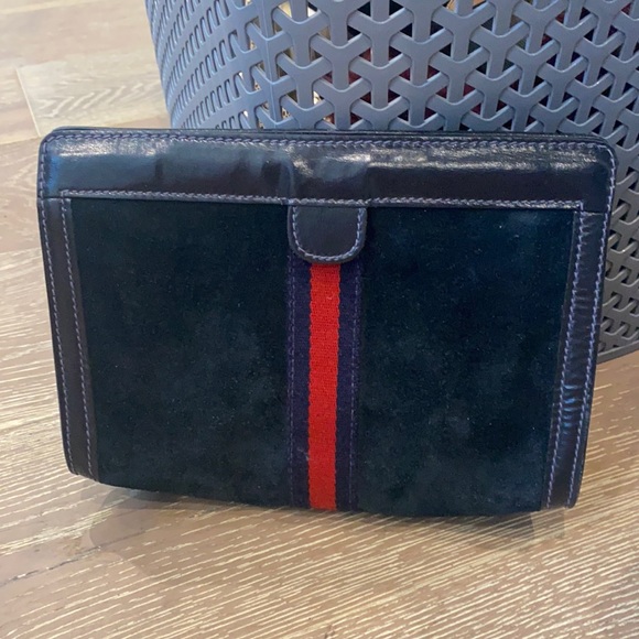 Gucci Handbags - GUCCI VINTAGE MAKEUP CASE FABULOUS CONDITION